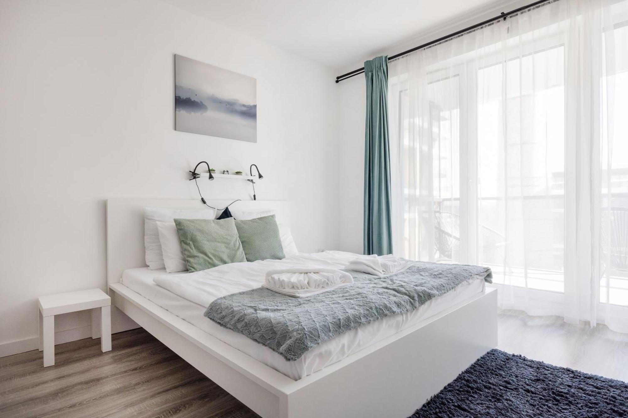 Modern Riverfront Apartment With Free Parking Budapest Eksteriør bilde